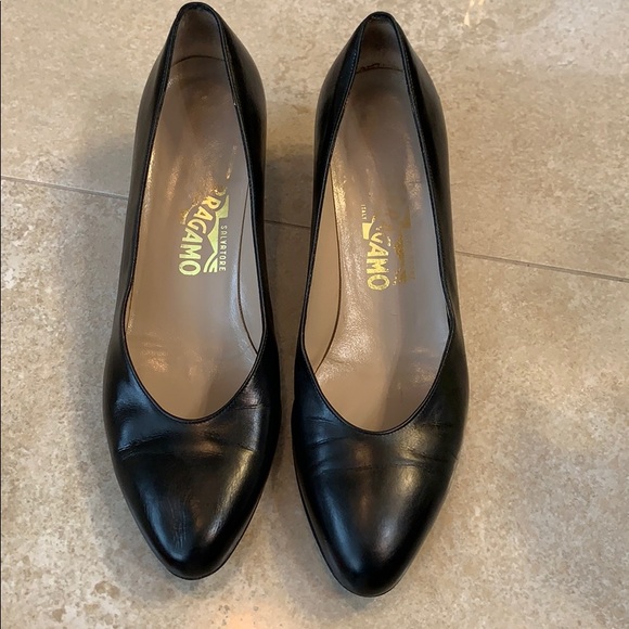 Salvatore Ferragamo black heels - Picture 4 of 5